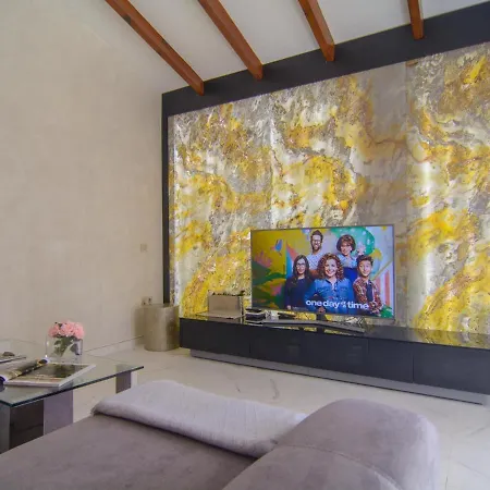 Chapas Playa Refurbished Holiday home Marbella