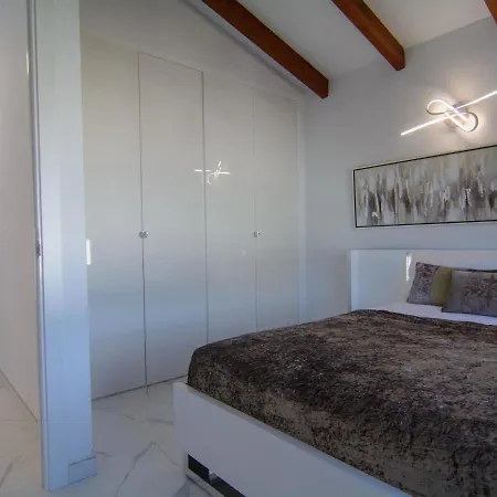 Chapas Playa Refurbished Holiday home Marbella